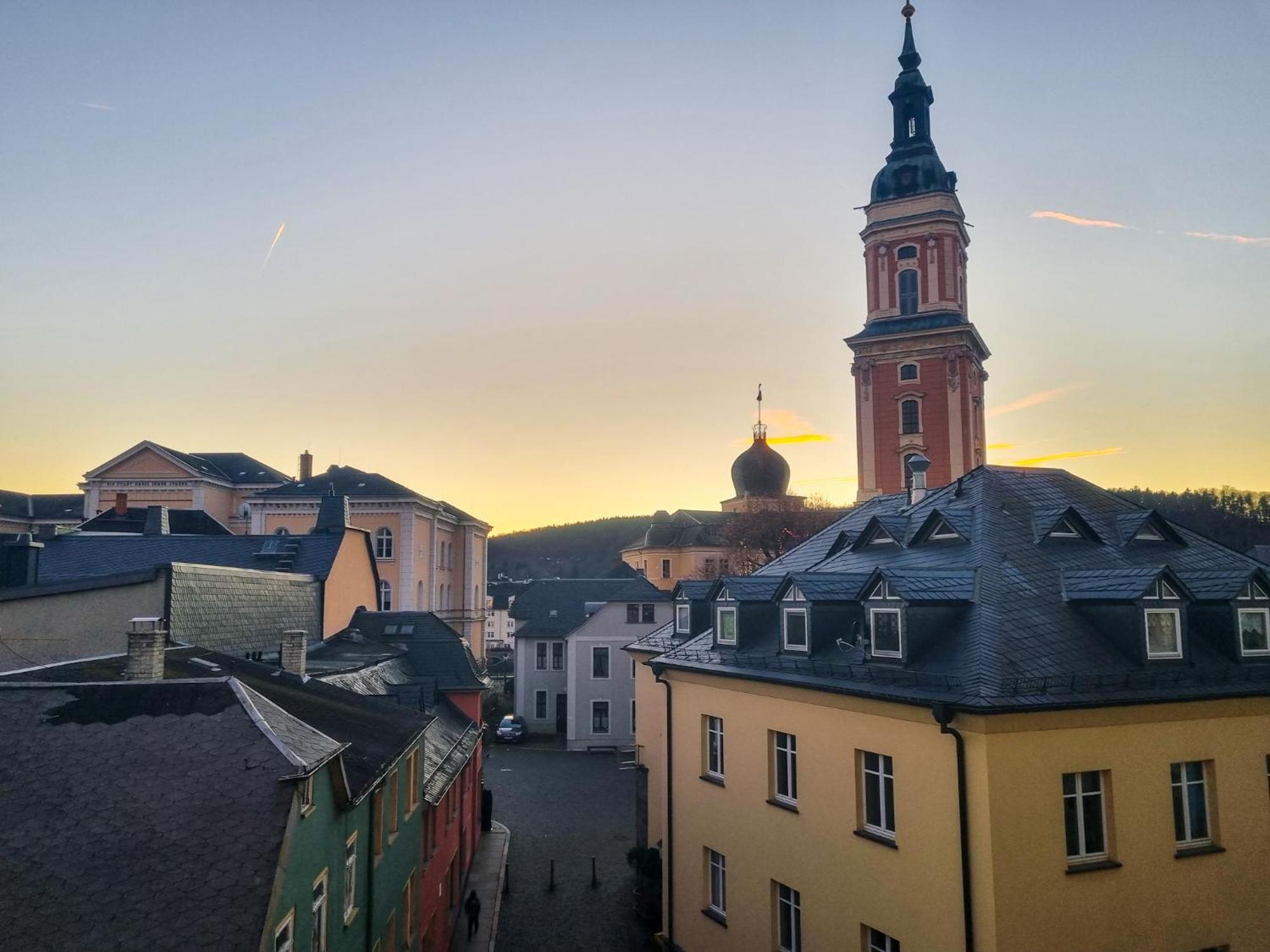 Maremar - Design Maisonette Altstadt - 4 Pers - 57Qm - Luxus Boxspringbett - Kueche - Arbeitsplatz - Privater Parkplatz Greiz Kültér fotó