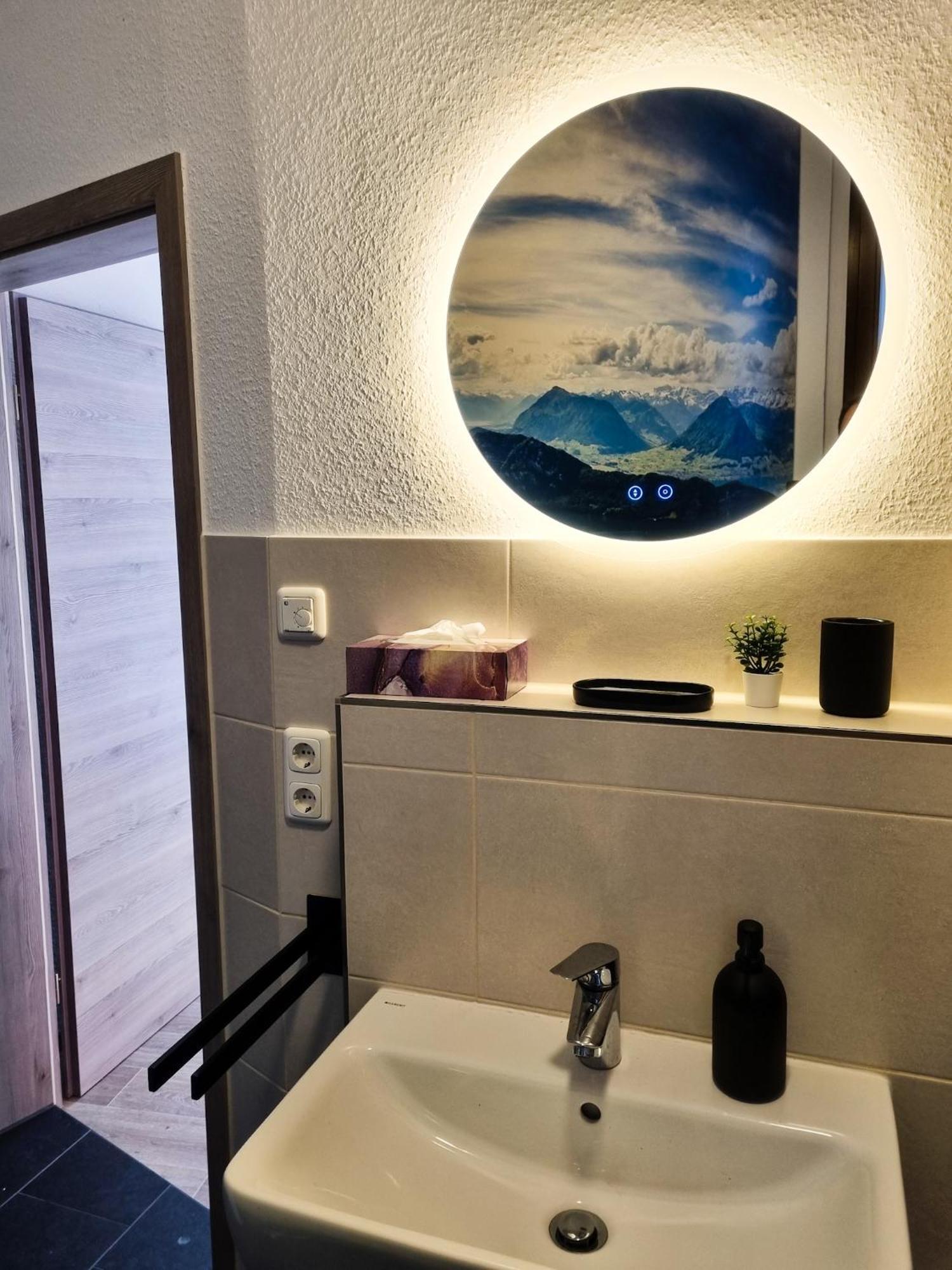 Maremar - Design Maisonette Altstadt - 4 Pers - 57Qm - Luxus Boxspringbett - Kueche - Arbeitsplatz - Privater Parkplatz Greiz Kültér fotó