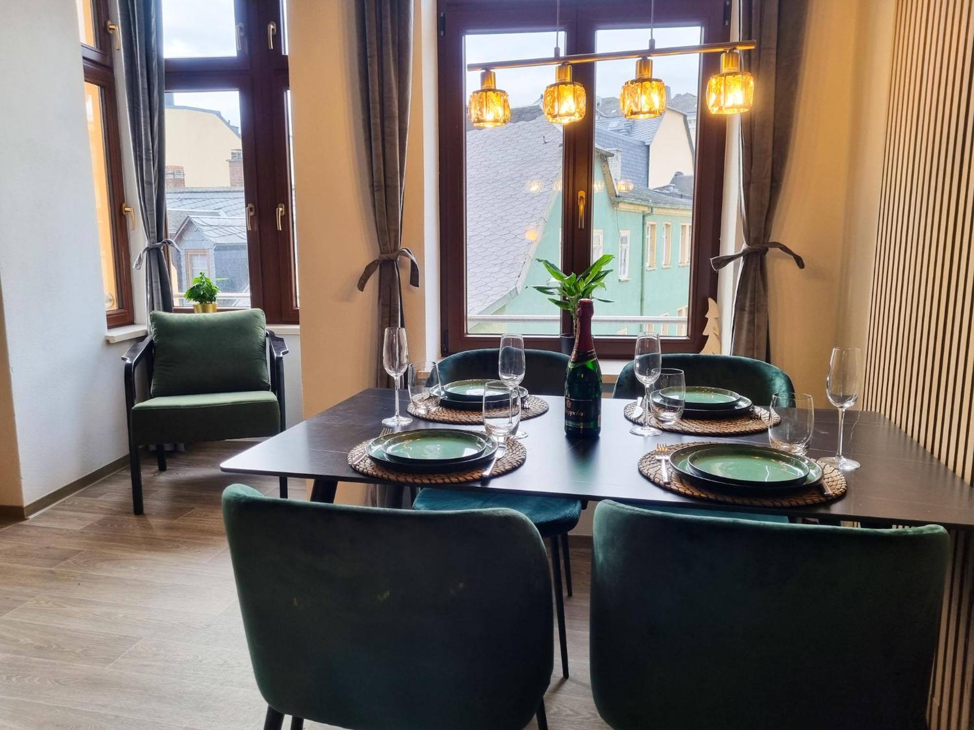 Maremar - Design Maisonette Altstadt - 4 Pers - 57Qm - Luxus Boxspringbett - Kueche - Arbeitsplatz - Privater Parkplatz Greiz Kültér fotó
