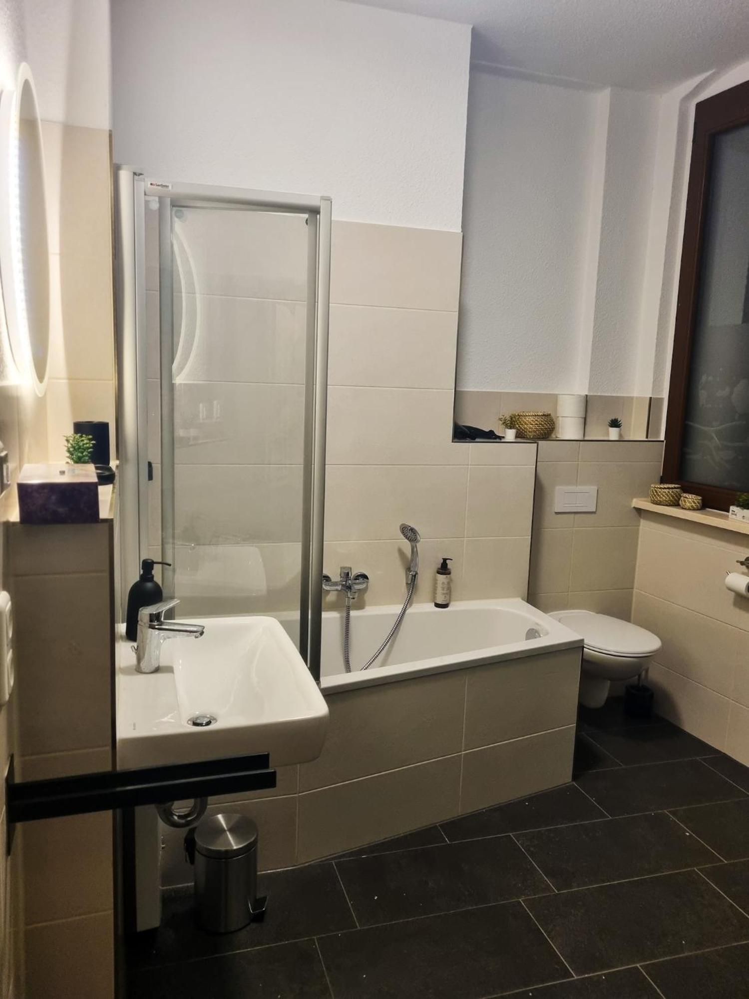 Maremar - Design Maisonette Altstadt - 4 Pers - 57Qm - Luxus Boxspringbett - Kueche - Arbeitsplatz - Privater Parkplatz Greiz Kültér fotó
